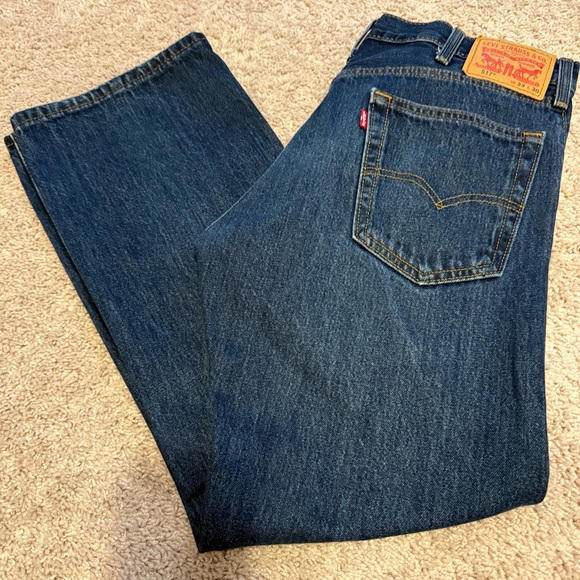 Levi's Men's Classic Blue Bootcut Jeans - Picture 1 of 2